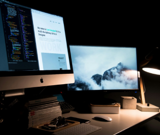An image where 2 systems are presenting view