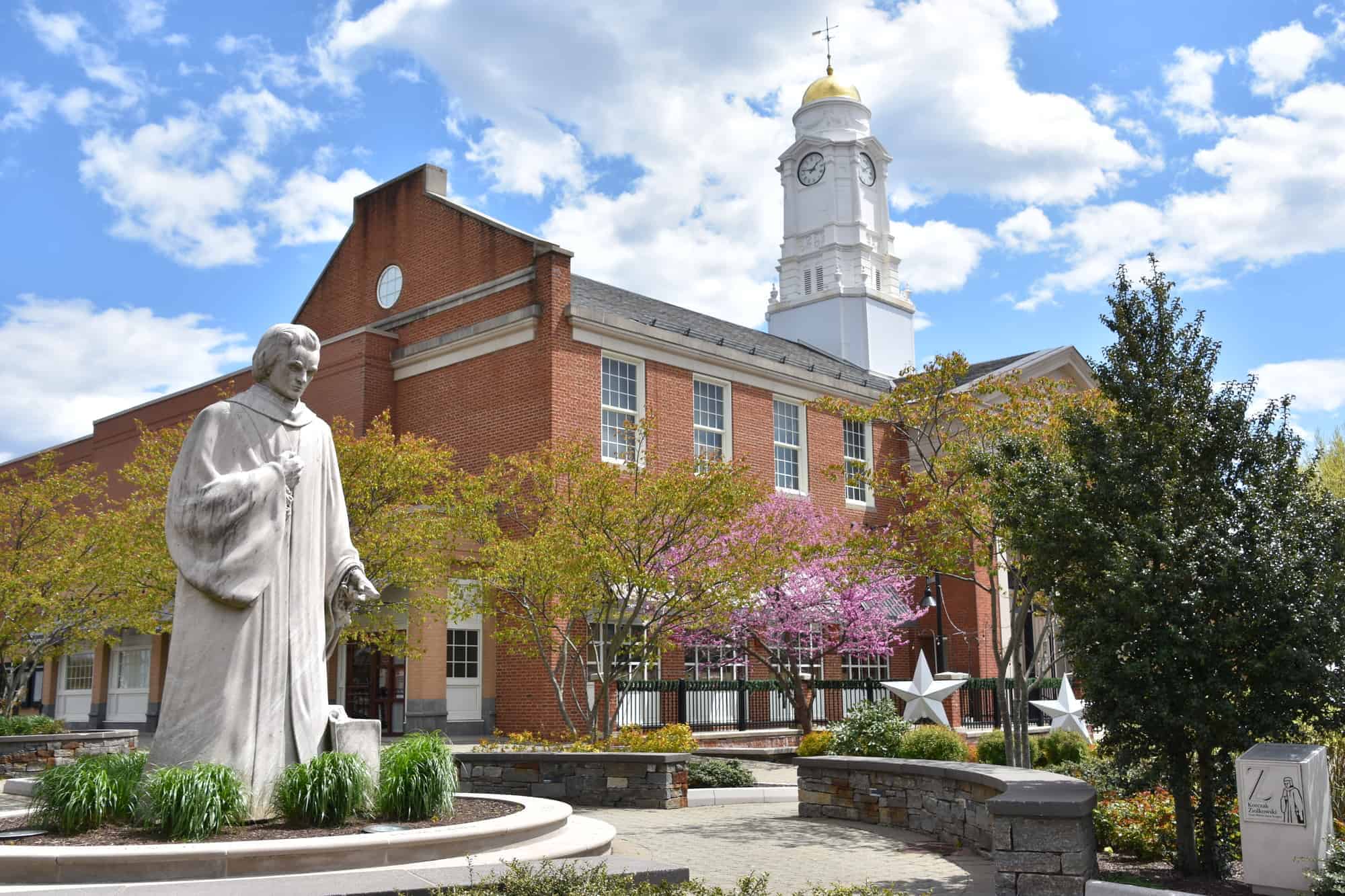 Statue on Hartford Road